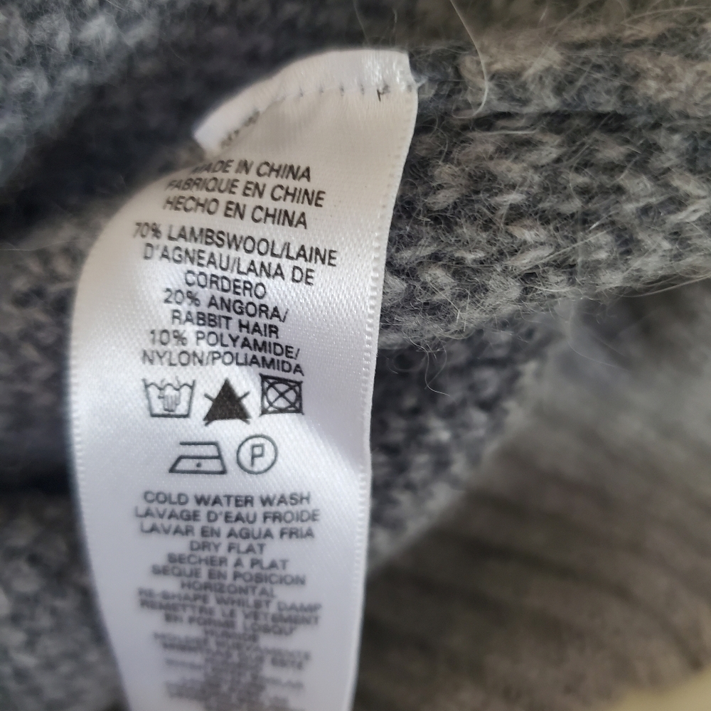 Sweater - Picture 12 of 13